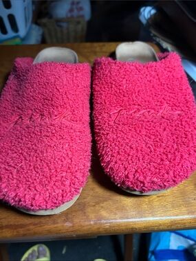 PINK Victoria's Secret Plush Hot Pink Slip-On Sherpa Slippers
